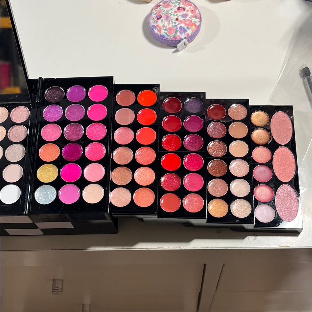 Sephora Vibrant Eyeshadow Collection - Picture 4 of 5
